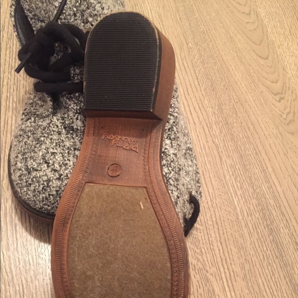 6.5 NWOT Black White Pitch Ankle Boot - Picture 6 of 12